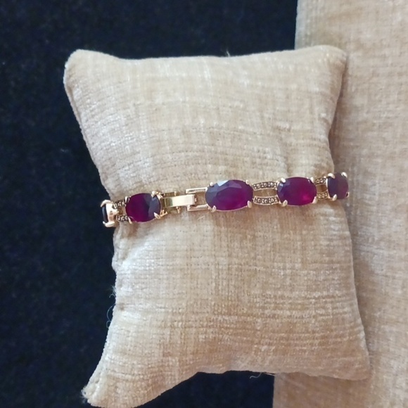 Monet Gold Tone Faceted Glass Bracelet - Picture 2 of 7